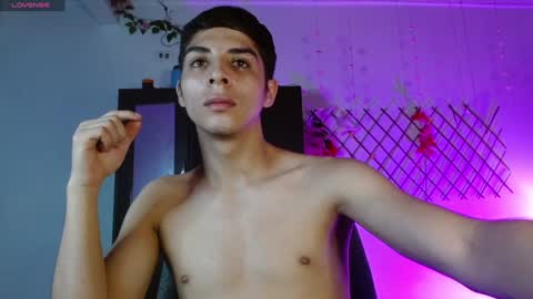 Snapshot of alejito_collins1 chatting on 12/04/24, 07:01 Alejo online show from 12/04/24, 07:01