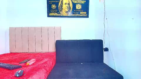 Snapshot of alejo_21cm chatting on 09/30/25, 06:24 alejo_21cm online show from 09/30/25, 06:24