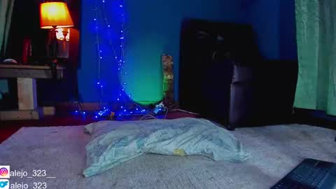 alejo_323__ online show from 03/04/25, 04:17
