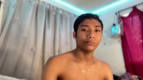 Snapshot of alejo_cute chatting on 05/24/26, 03:39 alejo_cute online show from 05/24/26, 03:39