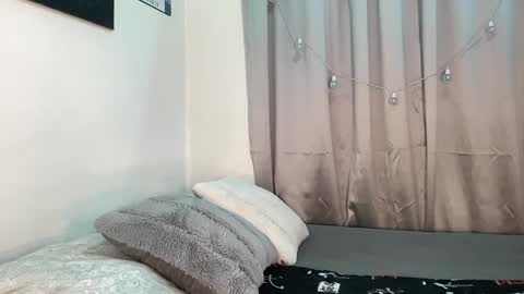 Snapshot of alejo_cute chatting on 05/29/26, 01:42 alejo_cute online show from 05/29/26, 01:42