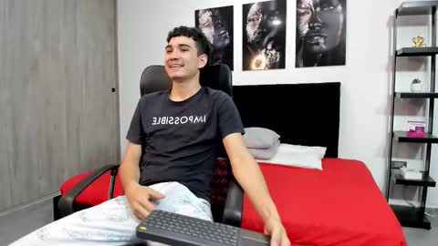 Snapshot of alejo_gray1 chatting on 02/04/26, 06:36 alejo_gray1 online show from 02/04/26, 06:36