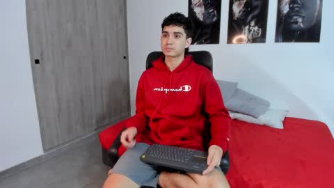 Snapshot of alejo_gray1 chatting on 02/26/26, 12:48 alejo_gray1 online show from 02/26/26, 12:48