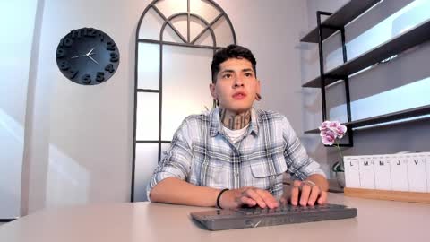 Alejo Gray online show from 04/06/26, 04:46