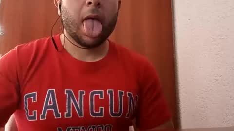 Snapshot of alejolindo9201 chatting on 11/27/25, 06:10 Alejo online show from 11/27/25, 06:10