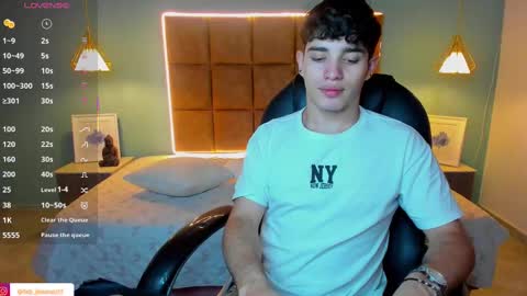 ALejoo Saenz online show from 09/19/25, 08:20