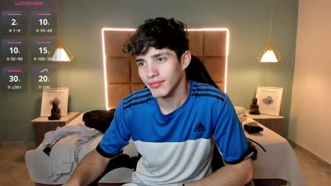 ALejoo Saenz online show from 04/15/26, 04:08