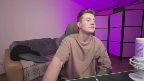 Alex and Linar online show from 11/11/25, 10:54