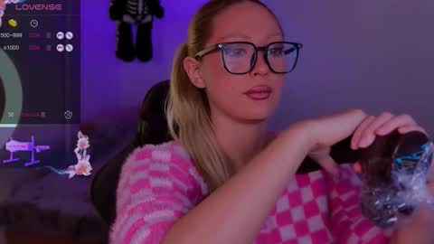 Snapshot of aleksacandy chatting on 11/11/25, 03:12 aleksacandy online show from 11/11/25, 03:12