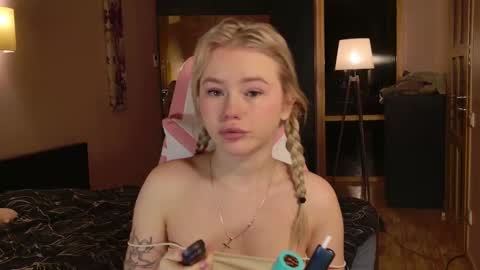 Lexi online show from 03/01/25, 04:04