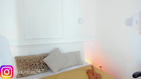 Snapshot of aleksandra_miller chatting on 03/08/25, 12:30 Aleksandra online show from 03/08/25, 12:30