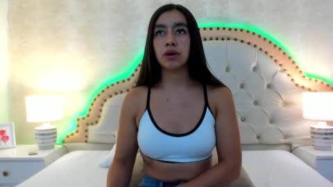 Snapshot of alenacoleman chatting on 05/22/26, 12:00 ALENA online show from 05/22/26, 12:00