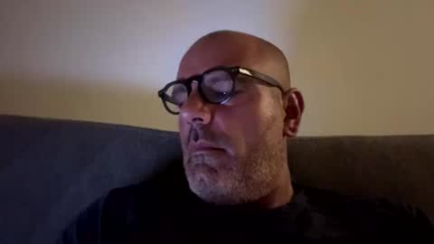 Snapshot of alesao80 chatting on 08/03/26, 12:42 Ale online show from 08/03/26, 12:42