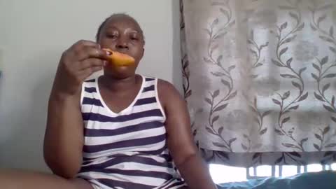 Noreen Kennth and Emilly online show from 09/30/25, 07:24