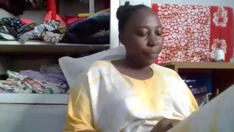 Noreen Kennth and Emilly online show from 10/26/25, 06:52