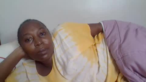 Noreen Kennth and Emilly online show from 12/19/25, 07:21