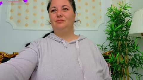 alesha_arabian_ online show from 04/20/26, 04:04