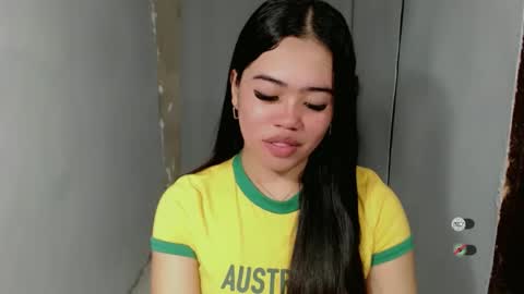 Snapshot of alesha_vibe_me chatting on 09/16/25, 04:35 alesha_vibe_me online show from 09/16/25, 04:35