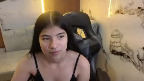 Snapshot of alesia_v chatting on 07/07/26, 06:47 Live 1000pm 600am COLOMBIAN HOUR online show from 07/07/26, 06:47