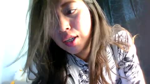 QUEEN OFF MILk  IM BACK  15 NOV online show from 06/02/26, 10:23