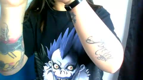 Snapshot of aleska_dollx chatting on 06/15/26, 08:22 QUEEN OFF MILk IM BACK 15 NOV online show from 06/15/26, 08:22