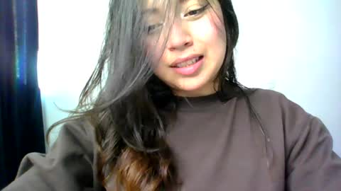 Snapshot of aleska_dollx chatting on 07/15/26, 09:20 QUEEN OFF MILk IM BACK 15 NOV online show from 07/15/26, 09:20
