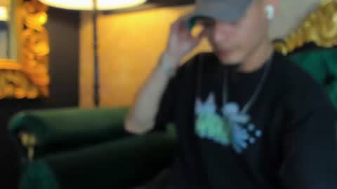 Snapshot of aless_king chatting on 06/18/26, 11:53 Alessandro King online show from 06/18/26, 11:53
