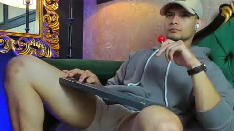 Snapshot of aless_king chatting on 07/20/26, 10:01 Alessandro King online show from 07/20/26, 10:01