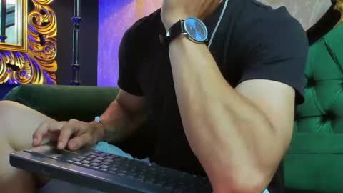 Snapshot of aless_king chatting on 07/25/26, 09:34 Alessandro King online show from 07/25/26, 09:34