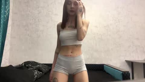 Snapshot of alessandralogalbo chatting on 03/04/26, 02:23 Emma online show from 03/04/26, 02:23