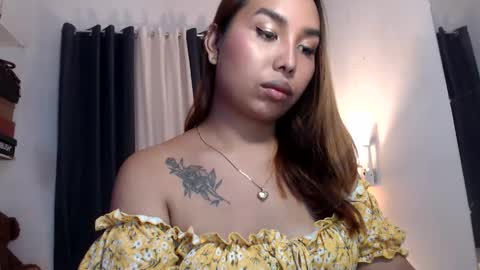 Snapshot of alessandramore chatting on 05/19/26, 11:49 Alessandra online show from 05/19/26, 11:49