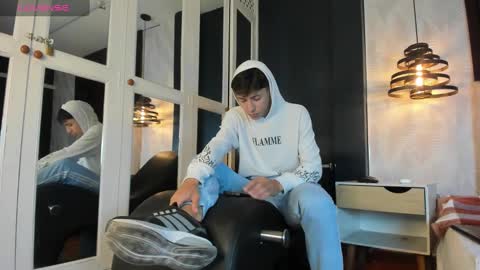 Alessandro Dybala online show from 02/20/25, 12:04