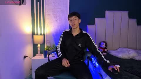 Alessandro Dybala online show from 02/26/25, 12:14