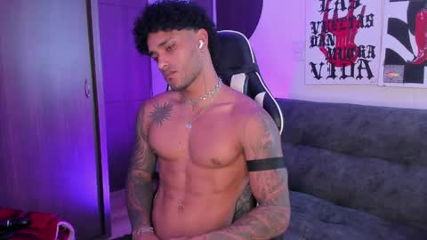 Snapshot of alessandro_vanni chatting on 04/26/26, 02:59 Alessandro Vanni online show from 04/26/26, 02:59