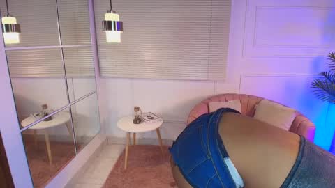 Alejandra  online show from 10/10/25, 12:37