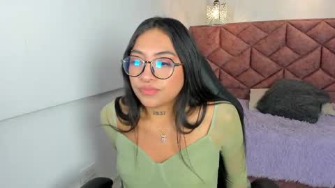 Snapshot of alessia_storm_ chatting on 05/19/26, 11:55 Alessia online show from 05/19/26, 11:55