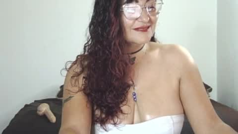 Snapshot of alessiabobs chatting on 04/28/26, 11:10 Allesiaboobs online show from 04/28/26, 11:10