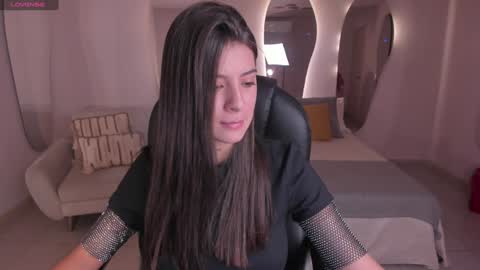 Alessia  online show from 12/18/24, 08:25
