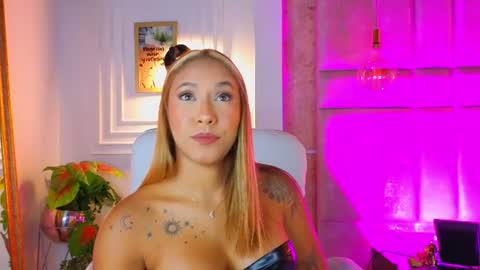 Snapshot of alessialondon chatting on 06/22/26, 10:12 Alessia online show from 06/22/26, 10:12