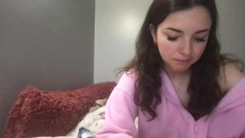 Snapshot of alessiasnow chatting on 11/16/25, 12:05 Alessia Snow online show from 11/16/25, 12:05