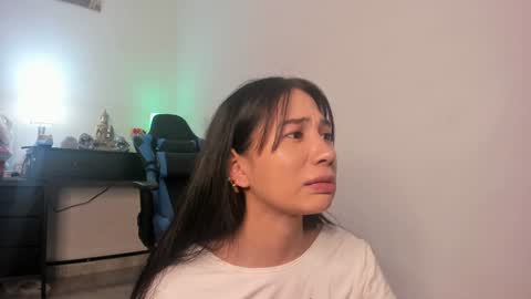 Snapshot of alessiavix chatting on 12/25/24, 04:00 Alessia Meow online show from 12/25/24, 04:00