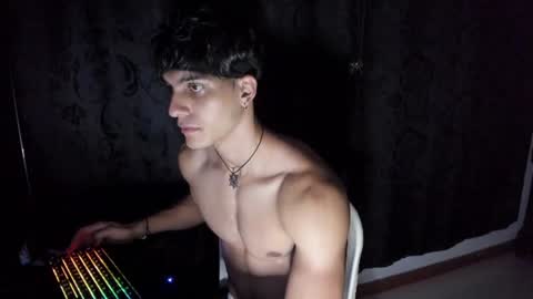 Snapshot of alessio_vale chatting on 06/13/26, 10:35 alessio Vale online show from 06/13/26, 10:35