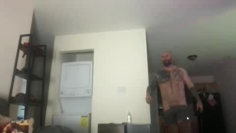 Snapshot of alesterwhite chatting on 11/16/25, 02:11 alesterwhite online show from 11/16/25, 02:11