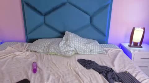 AleSweett online show from 04/16/26, 07:36