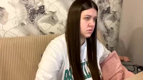 Aletta Oushen online show from 02/11/25, 07:05