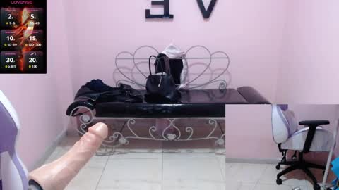 Snapshot of aleusa_ chatting on 05/18/26, 06:47 PVT 12TK 9AM - 9PM COLOMBIA online show from 05/18/26, 06:47