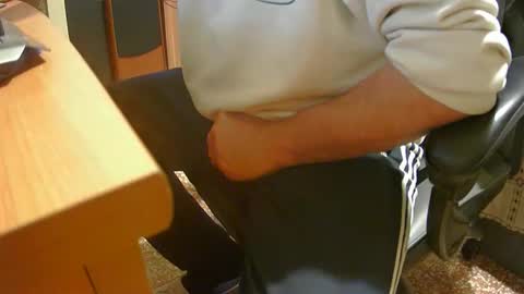 Snapshot of alex81pv1981 chatting on 11/02/25, 07:27 alex81pv1981 online show from 11/02/25, 07:27