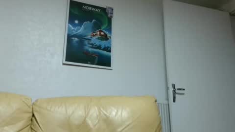 Alex83530 online show from 12/31/24, 08:02