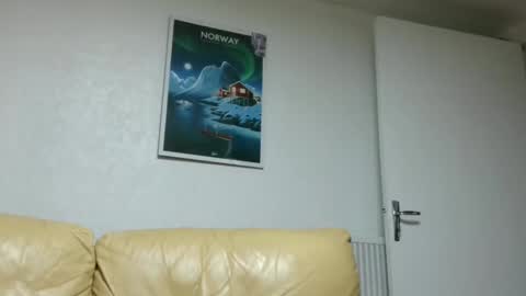 Alex83530 online show from 12/31/24, 11:06