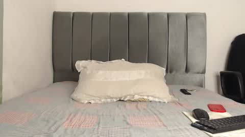 Owen online show from 01/06/25, 04:04